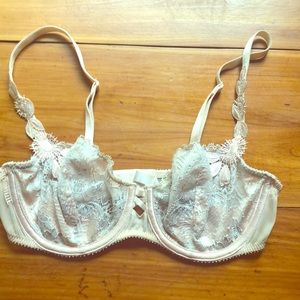 Chantelle seamed cup demi bra